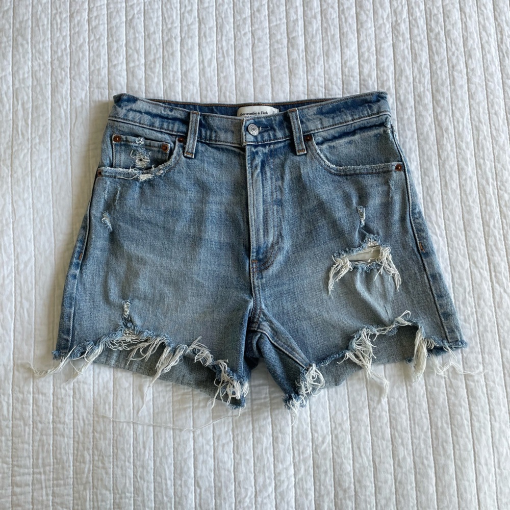 Abercrombie & Fitch High Rise 4 Inch Mom Shorts